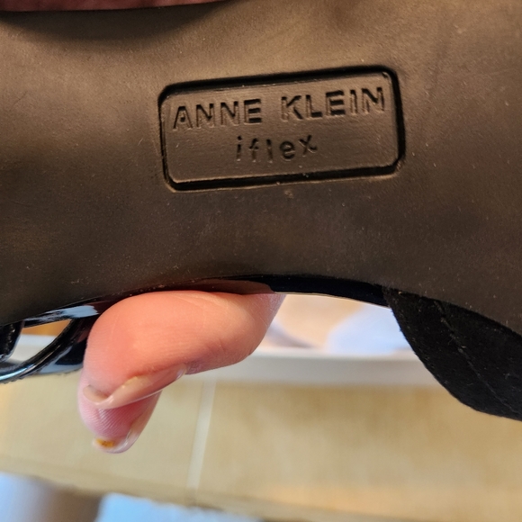 ANNE KLEIN sz 9 Black 1 inch heels - Picture 8 of 11